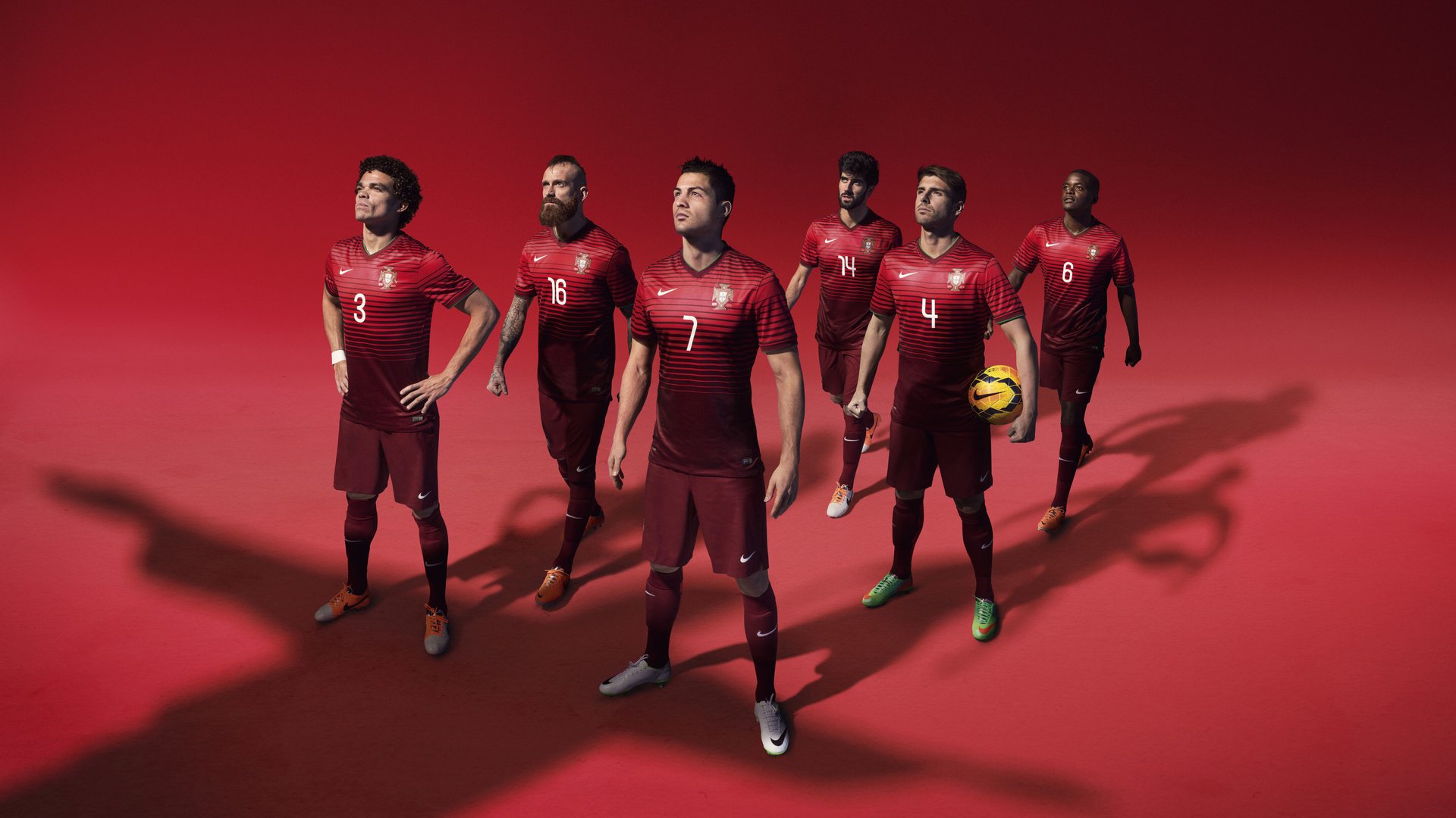 不来梅球队在场上展现出色的团队合作，取得胜利，不来梅球衣赞助商