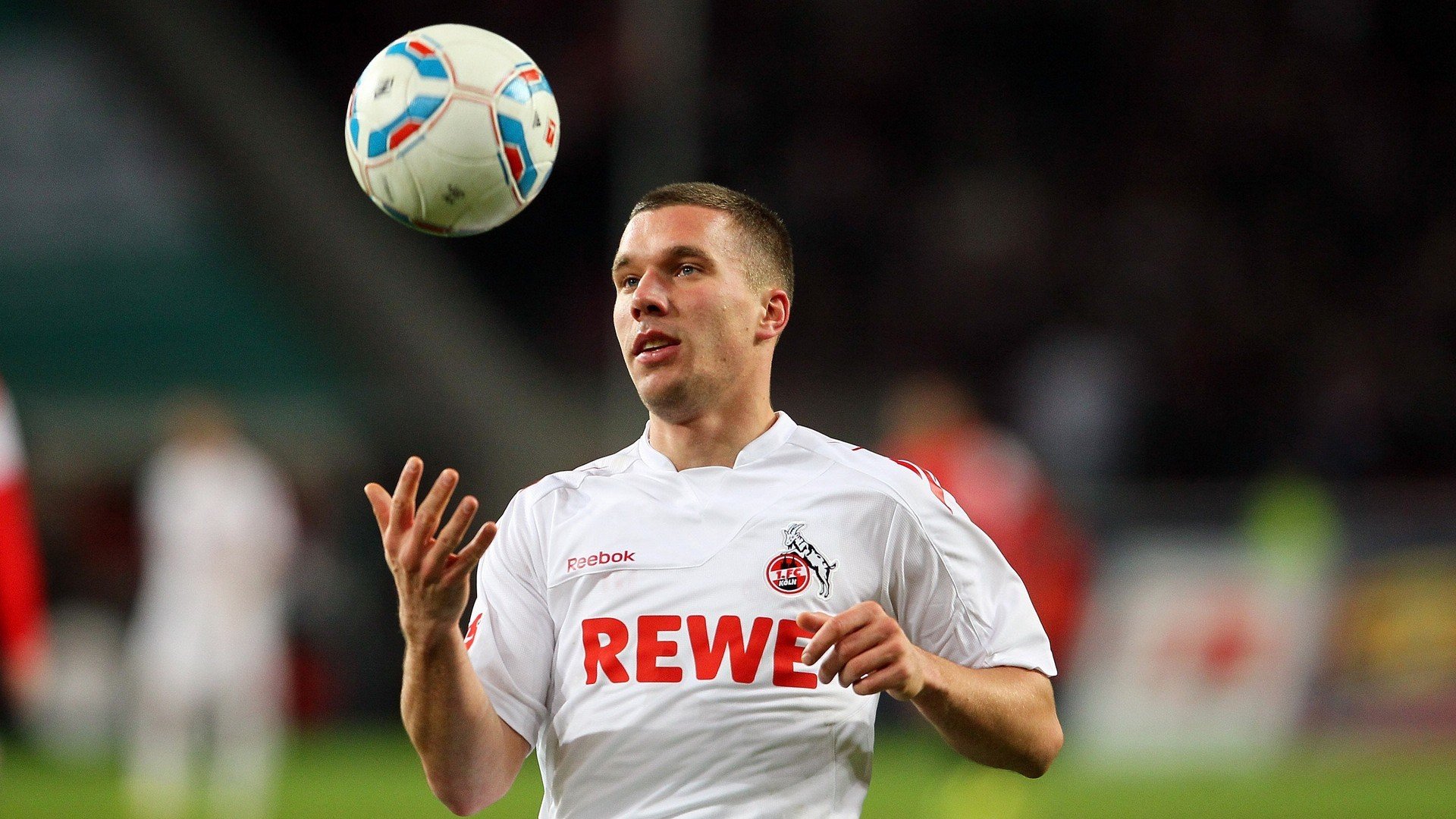 开云APP-摩纳哥主场胜斯特拉斯堡，暂时稳定排名，摩纳哥中场